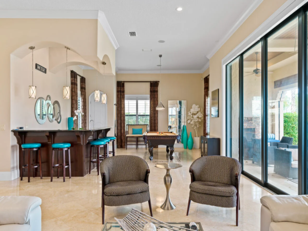 Luxurious 4-Bedroom Vacation Rental Near Disney - Private Pool